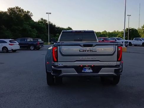 Used 2024 GMC Sierra 3500 Denali Ultimate AWD/4WD image 7