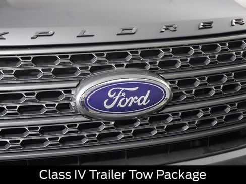 Used 2023 Ford Explorer XLT w/ Equipment Group 202A image 18
