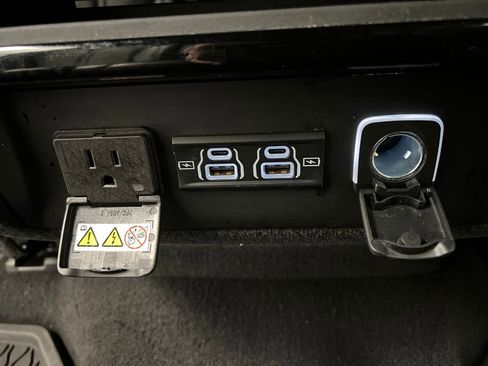 Used 2024 Jeep Wagoneer L Series II w/ Flexible Seating Group image 26