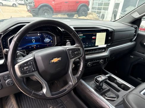 Used 2022 Chevrolet Silverado 1500 LTZ AWD/4WD image 21
