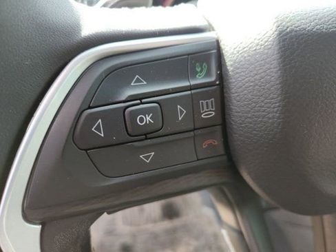 Used 2024 Jeep Grand Cherokee L Altitude image 10