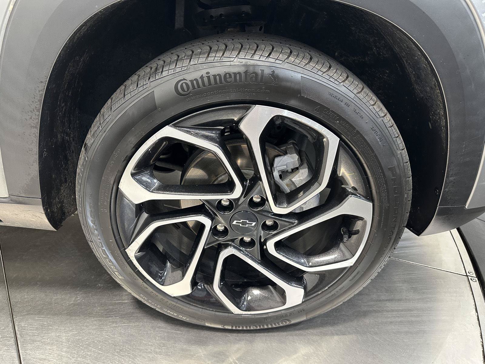 Used 2024 Chevrolet Trax RS FWD image 12