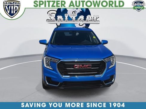 Certified 2024 GMC Terrain SLE w/ Driver Convenience Package FWD image 3