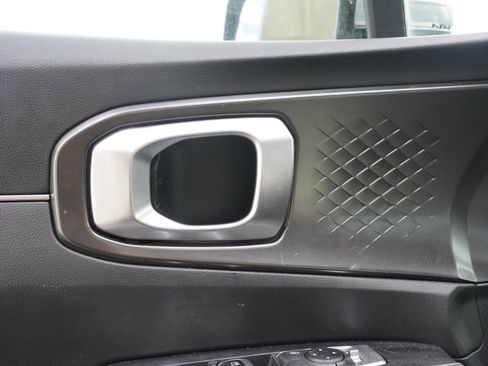 Used 2022 Kia Sorento S image 8