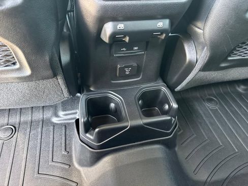 Used 2020 Jeep Wrangler Unlimited Rubicon AWD/4WD image 9