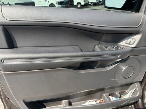 Used 2023 Ford Expedition XLT RWD image 44