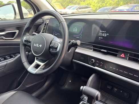 Certified 2025 Kia Sportage EX FWD image 29