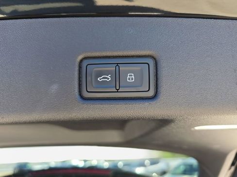 Used 2025 Audi Q5 Premium w/ Convenience Package AWD/4WD image 16