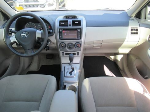 Used 2013 Toyota Corolla LE FWD image 12