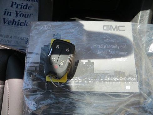 Used 2022 GMC Acadia SLT w/ Preferred Package image 33