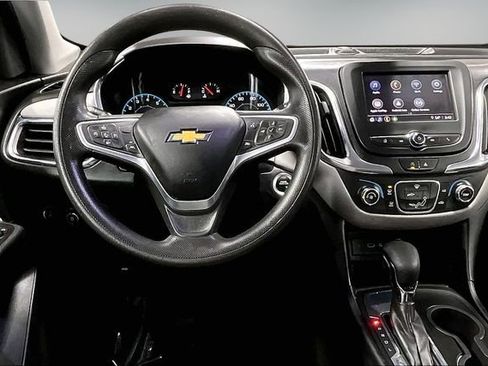 Used 2022 Chevrolet Equinox LS image 9