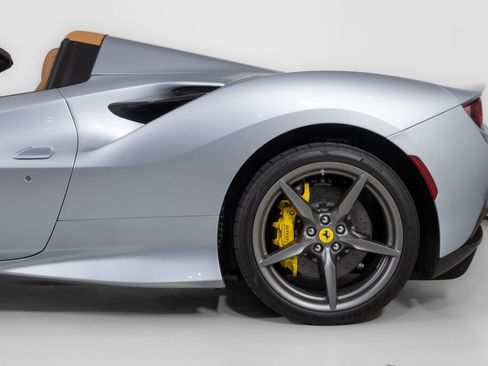 Used 2022 Ferrari F8 Tributo image 15