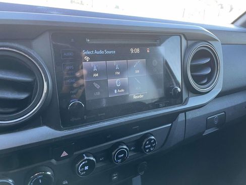 Used 2017 Toyota Tacoma TRD Sport image 39