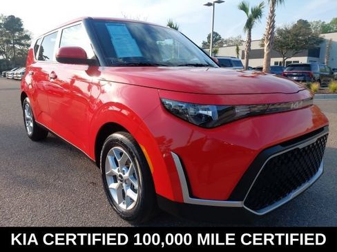 Certified 2025 Kia Soul LX FWD image 2