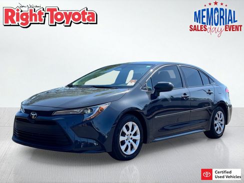 Certified 2025 Toyota Corolla LE FWD image 1