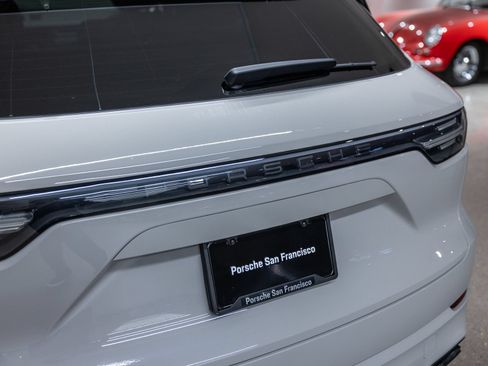 Certified 2023 Porsche Cayenne GTS AWD/4WD image 21
