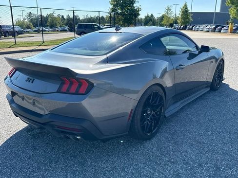 Used 2025 Ford Mustang GT Premium w/ GT Performance Package RWD image 4