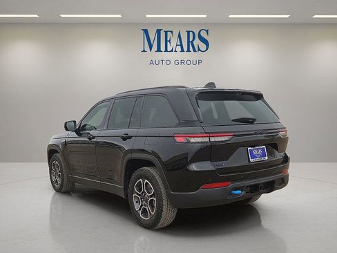 Used 2022 Jeep Grand Cherokee Trailhawk w/ Advanced Protech Group II image 3