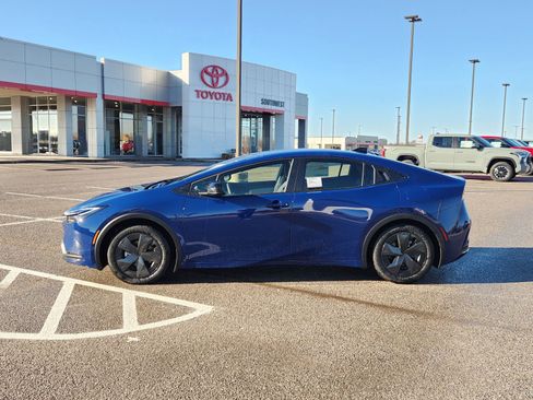 New 2026 Toyota Prius LE image 3