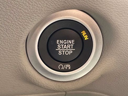Certified 2018 Chrysler Pacifica Touring Plus FWD image 36