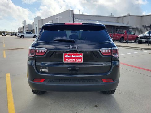 New 2026 Jeep Compass Latitude AWD/4WD image 4