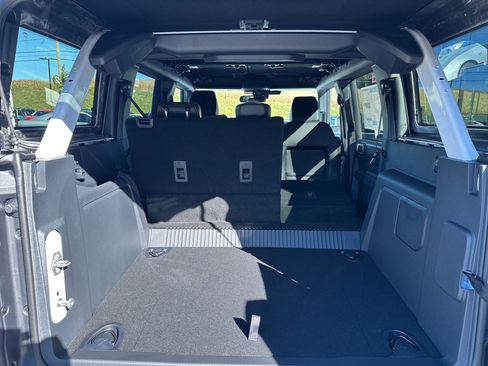 New 2025 Ford Bronco Outer Banks image 6