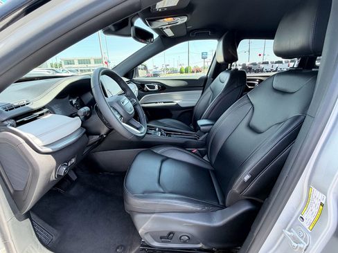 Used 2025 Jeep Compass Limited AWD/4WD image 20