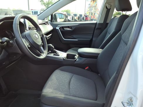 Used 2024 Toyota RAV4 XLE w/ Convenience Package FWD image 10