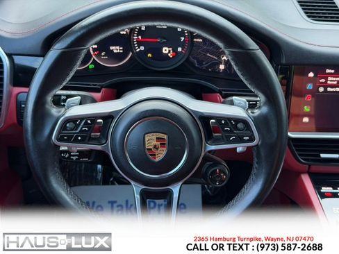 Used 2022 Porsche Cayenne Platinum Edition AWD/4WD image 35