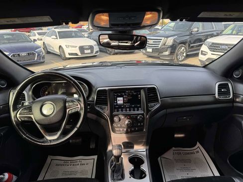 Used 2017 Jeep Grand Cherokee Altitude AWD/4WD image 21