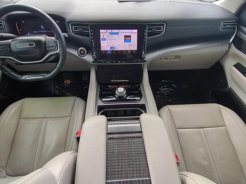 Used 2023 Jeep Wagoneer Series III w/ Preferred Equipment Group image 11