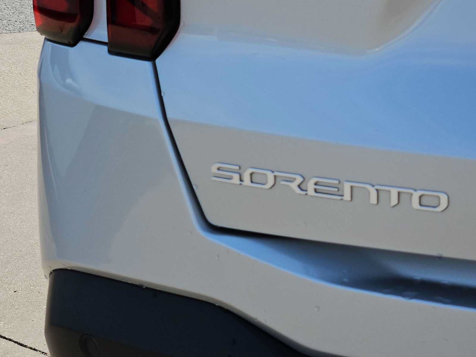 Used 2025 Kia Sorento EX AWD/4WD image 12