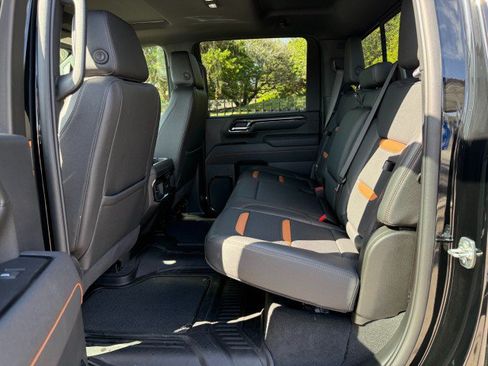 Used 2025 GMC Sierra 2500 AT4 w/ AT4 Premium Plus Package AWD/4WD image 14