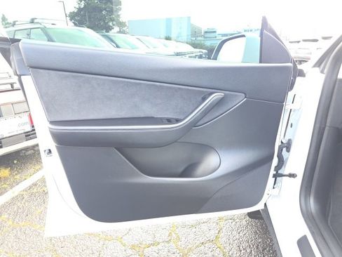 Used 2021 Tesla Model Y Performance image 8