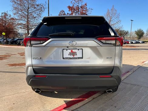 Used 2025 Toyota RAV4 XLE image 7