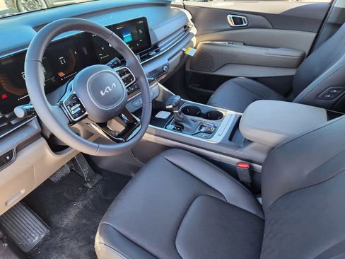 New 2026 Kia Carnival EX FWD image 7