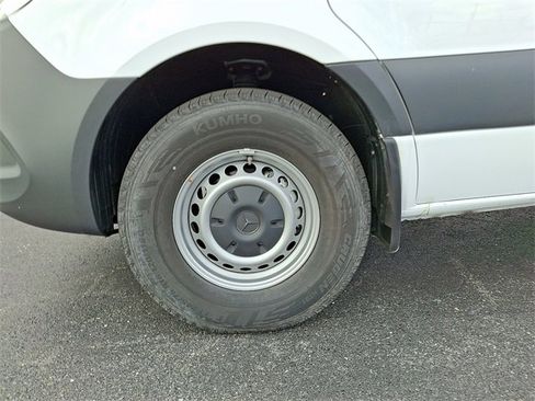 Used 2025 Mercedes-Benz Sprinter 2500 image 11