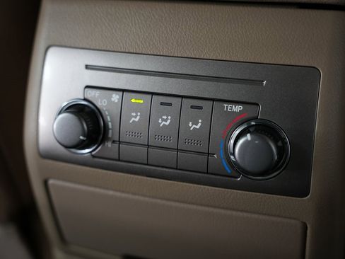 Used 2013 Toyota Highlander SE image 43