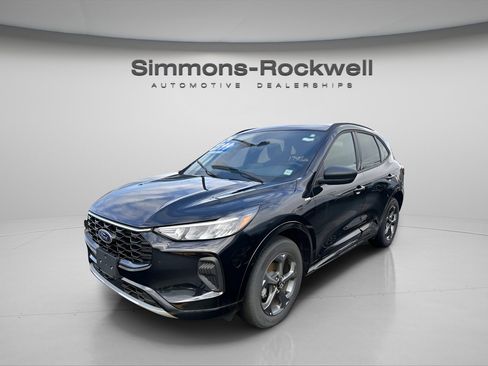 Used 2024 Ford Escape ST-Line image 3