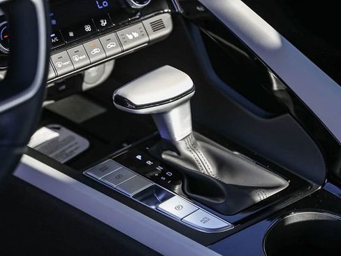 New 2026 Hyundai Elantra Limited FWD image 23
