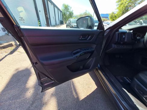 Used 2025 Nissan Pathfinder SV image 12