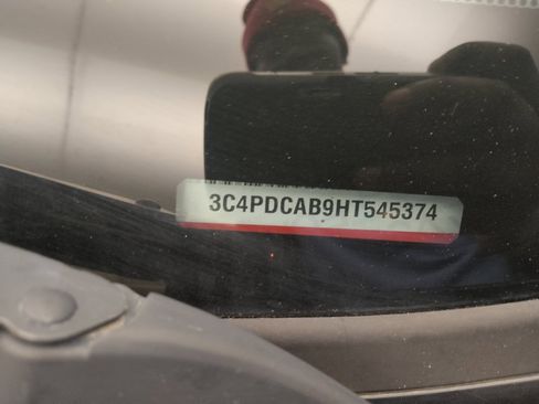 Used 2017 Dodge Journey SE w/ Flexible Seating Group FWD image 33