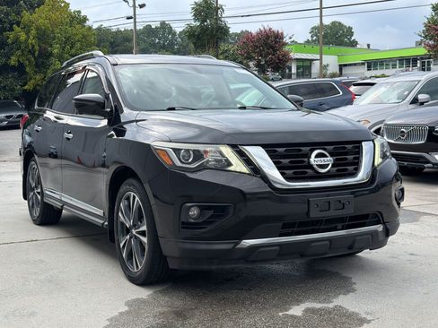 Used 2019 Nissan Pathfinder Platinum w/ Cargo Package FWD image 7