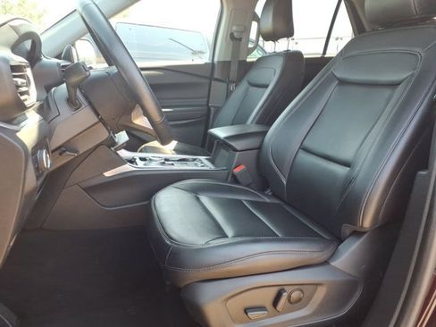 Certified 2023 Ford Explorer XLT w/ Equipment Group 202A AWD/4WD image 3