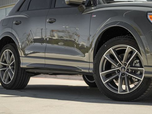 Certified 2025 Audi Q3 2.0T Premium w/ Convenience Package image 2