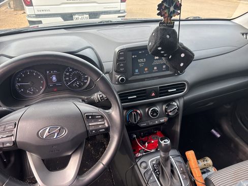 Used 2020 Hyundai Kona SEL FWD image 15