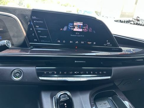 Used 2021 Cadillac Escalade Sport Platinum AWD/4WD image 20