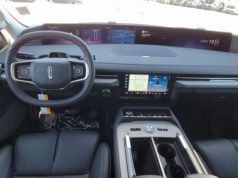 New 2025 Lincoln Navigator Reserve image 9