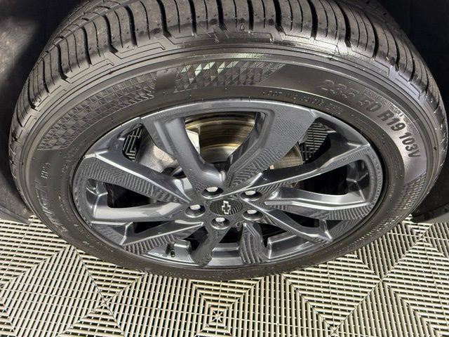 Used 2022 Chevrolet Equinox RS w/ RS Leather Package FWD image 13