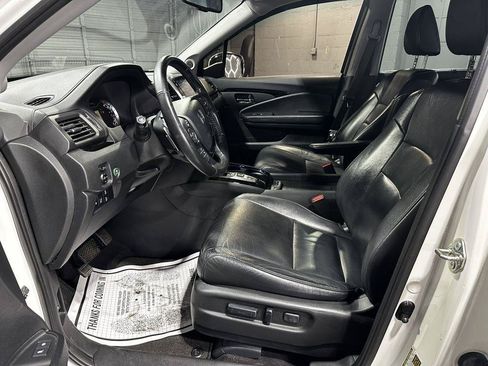 Used 2017 Honda Pilot Touring image 14